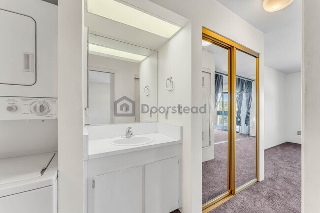 Building Photo - 1771 Broadway St