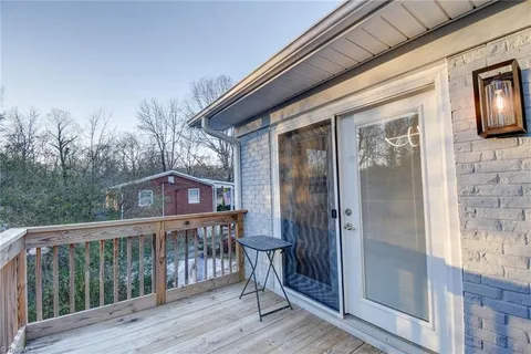 Building Photo - 19 N Forrest Dr