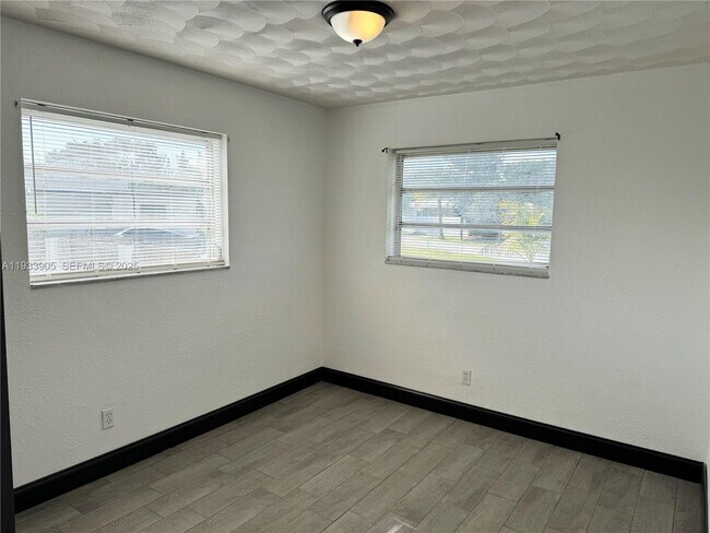 Building Photo - 17205 SW 109th Ct