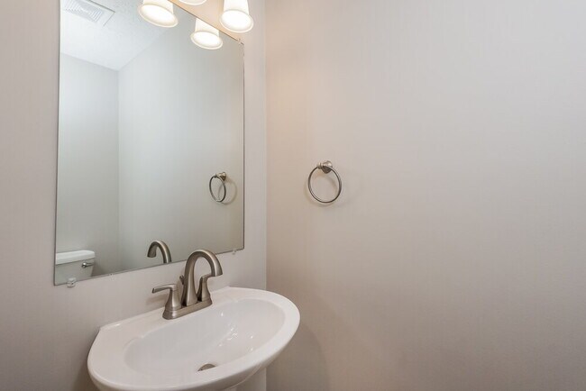 Building Photo - 2156 Turning Leaf Dr