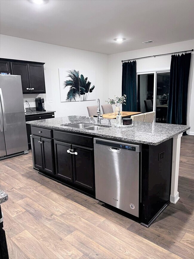 Building Photo - 110 Rogers Knoll Ln