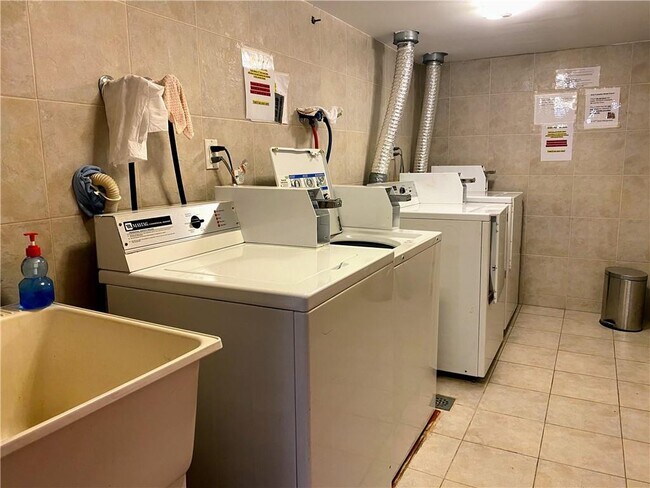 Building Photo - 345 92nd St