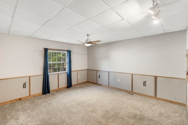 Building Photo - 161 Trent St