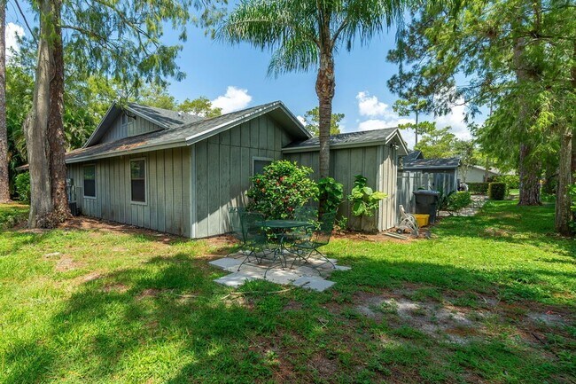 Building Photo - 1073 Goldenrod Rd