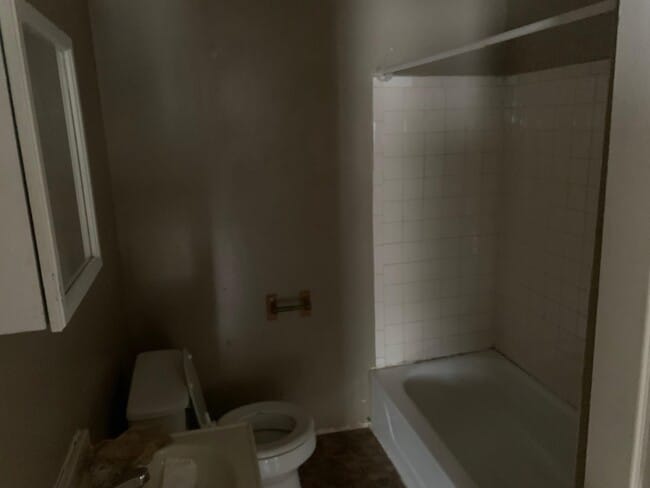 Building Photo - 3054 Coleman Ave