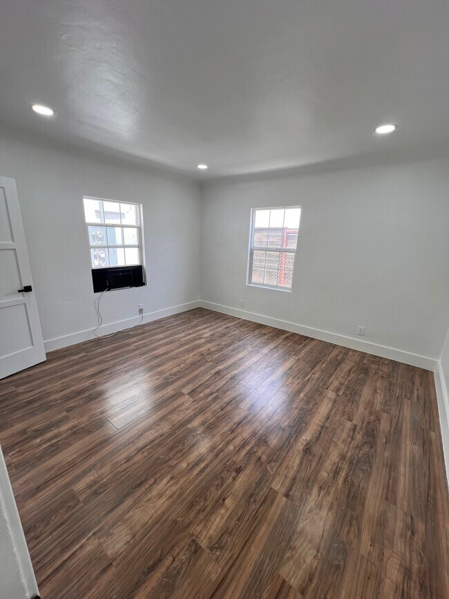 Building Photo - 3021 Fanita St