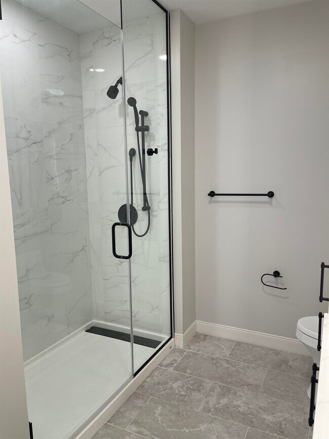 Building Photo - 18 Artisan Dr