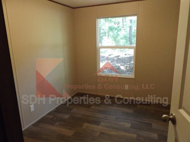 Building Photo - 204 Martha Ct