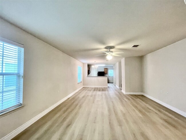 Building Photo - 11905 Aitne Ln