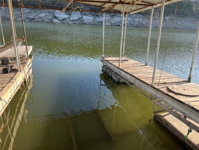 Building Photo - 1345 Lakeshore Dr