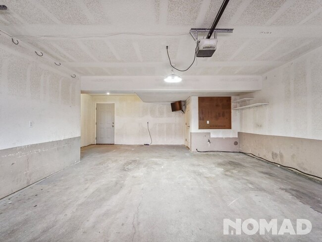 Building Photo - 3 Bedroom Condo in Denver