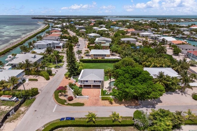 Building Photo - 235 W Seaview Cir