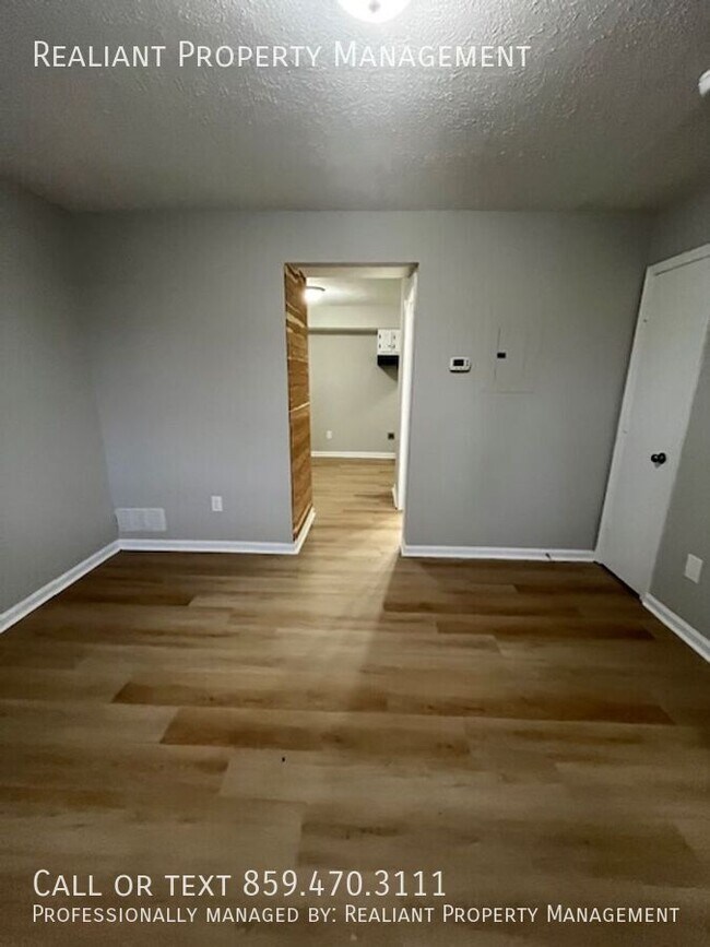 Building Photo - 31 Hurley St