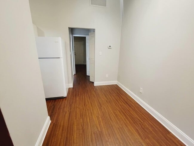 Building Photo - 2125 Sandpiper St