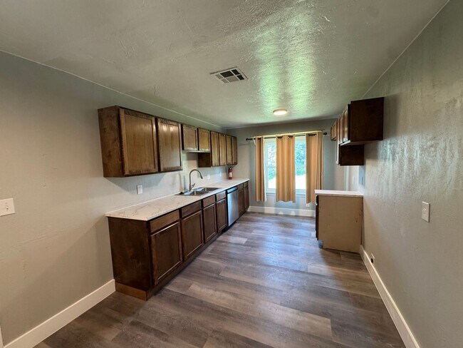 Building Photo - Northwest OKC 3 bed home