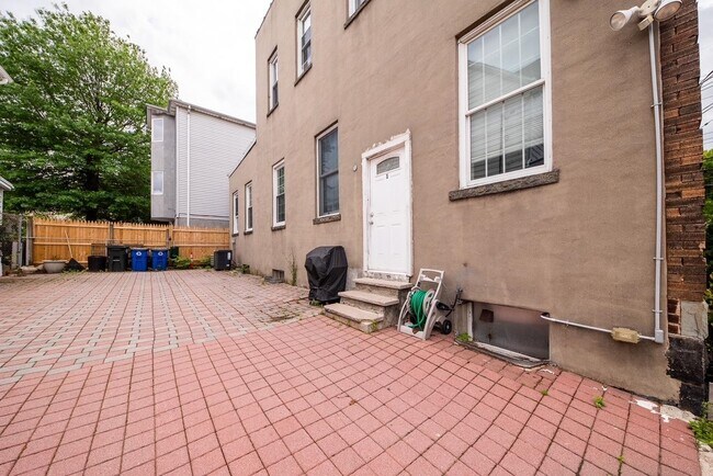 Building Photo - 4012 Liberty Ave