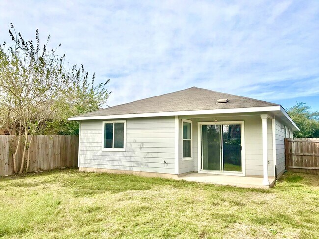 Building Photo - Home Near Southeast Downtown Austin and Ai...