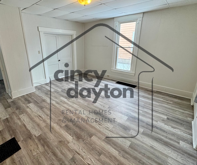 Building Photo - 110 N River St