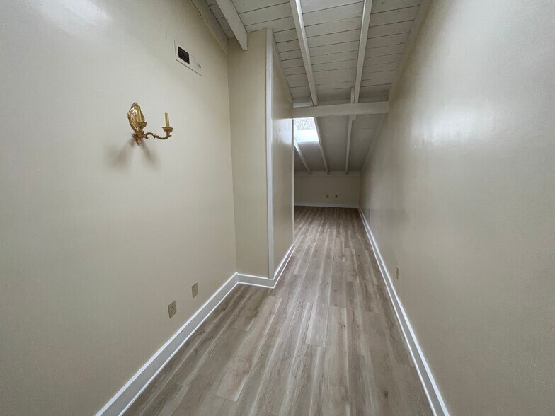 Building Photo - 50 Lawrence St