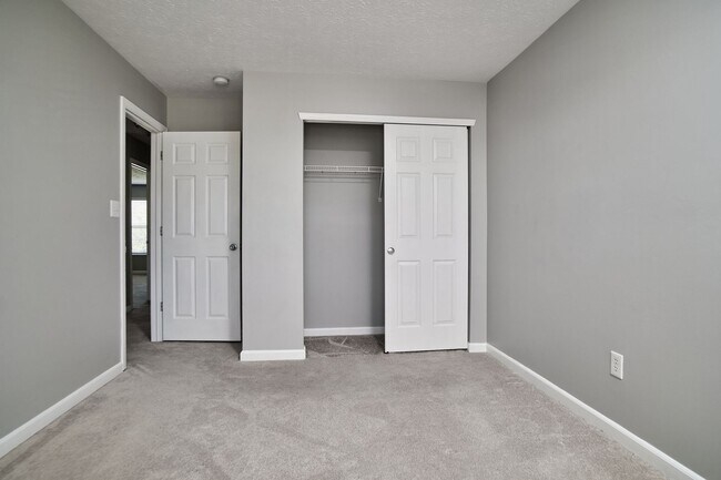 Building Photo - For Rent-4BDRM, 2.5BA Home in Ashwood