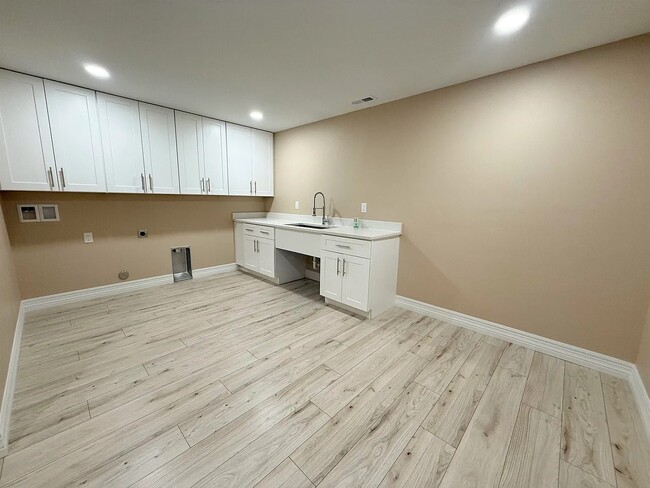 Building Photo - 3109 W Laux Dr