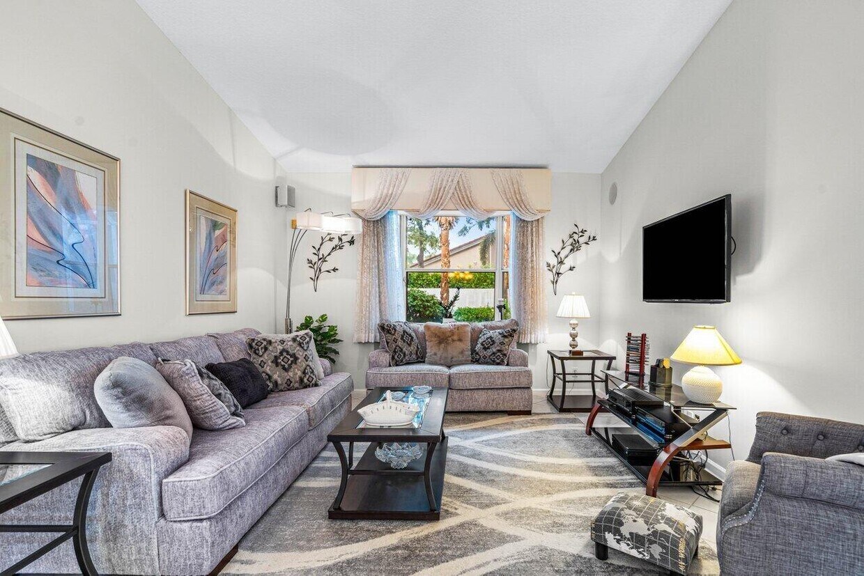 Building Photo - 9756 Arbor View Dr S