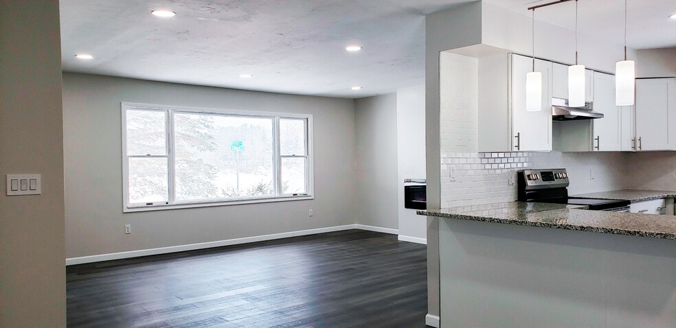 Building Photo - 351 W Center St