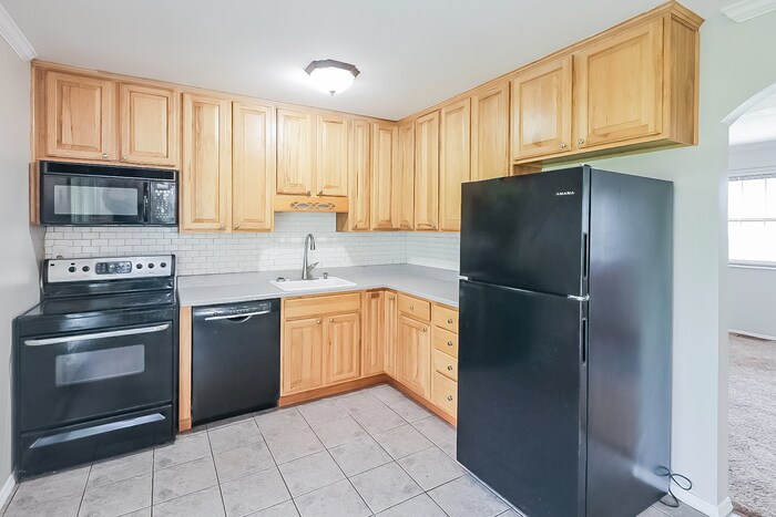 Building Photo - 1886 Florida Dr