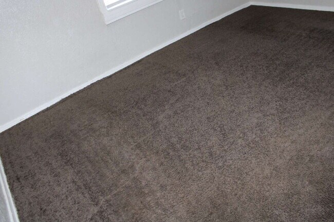 Building Photo - 2918 Bardwell Ave