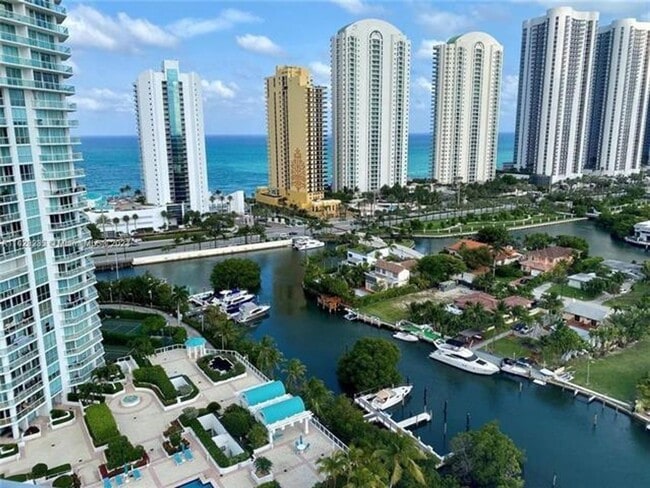 Building Photo - 16500 Collins Ave