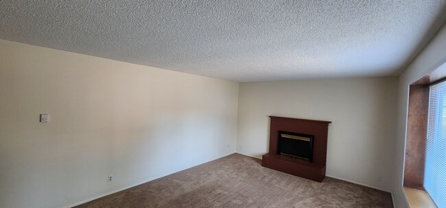 Building Photo - 521 159th St E