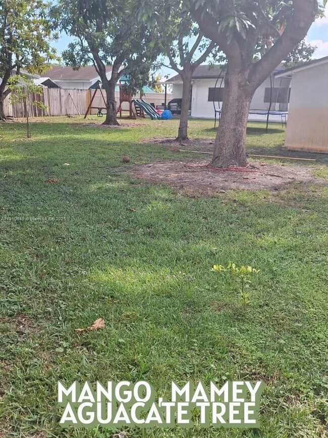 Building Photo - 13437 SW 44th Ln