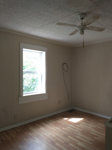 Building Photo - 113 Moberly Ave