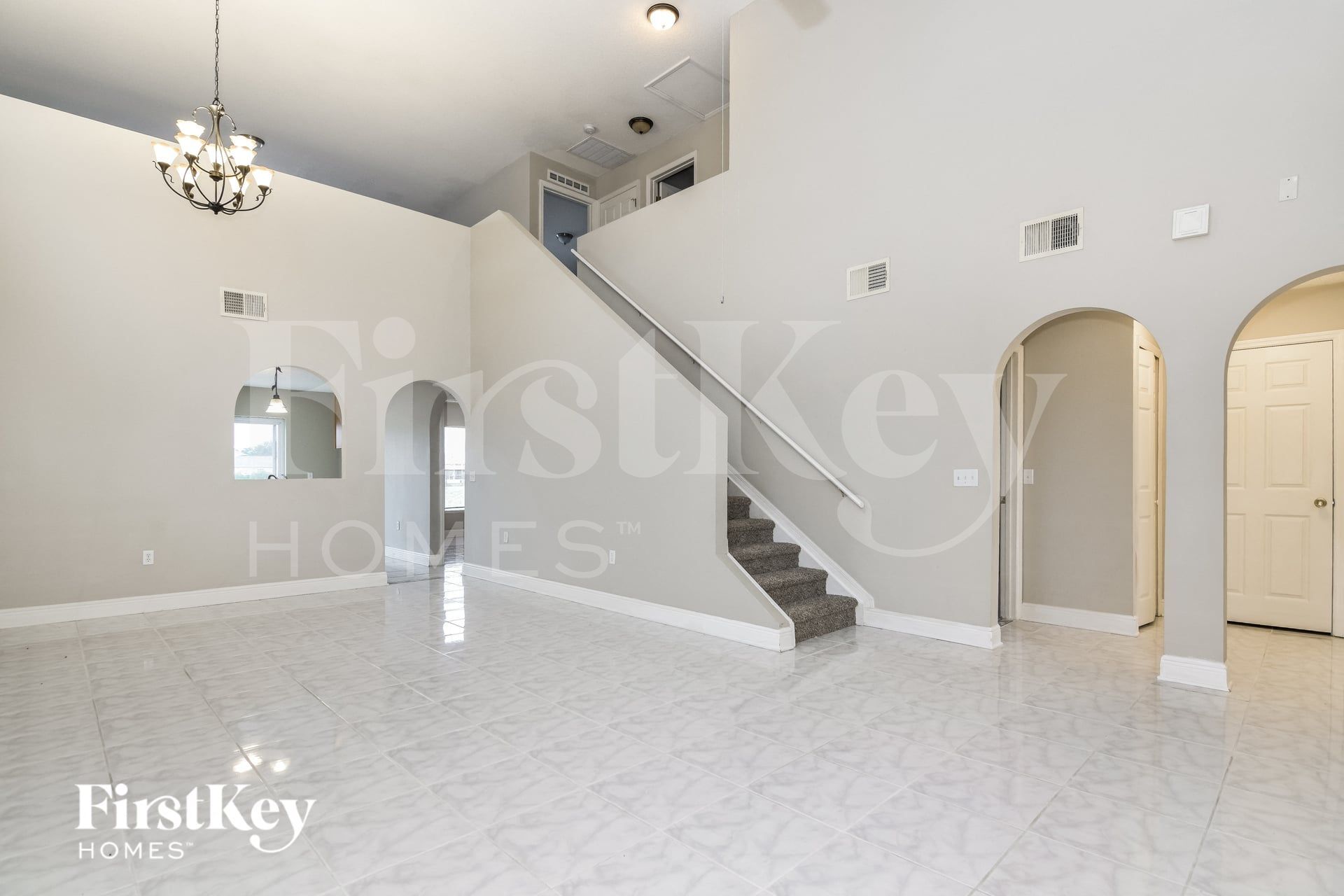 Building Photo - 3808 McKinley Dr