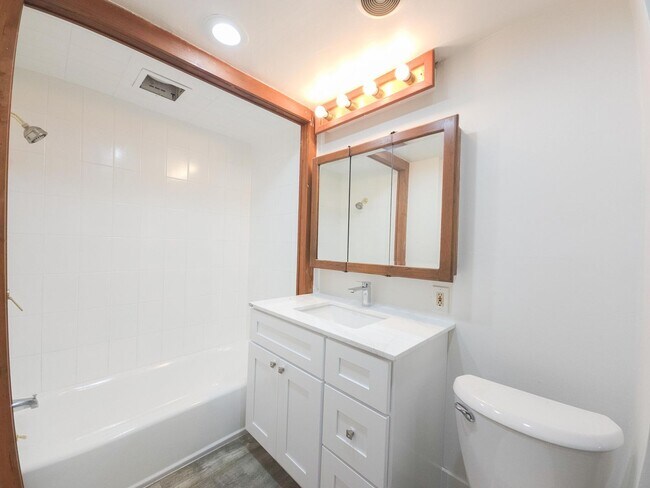 Building Photo - 4 bed 3 bath Single-family Home in Glenview/Lower Diamond area of Oakland