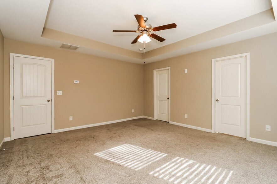 Building Photo - 284 Camellia Way