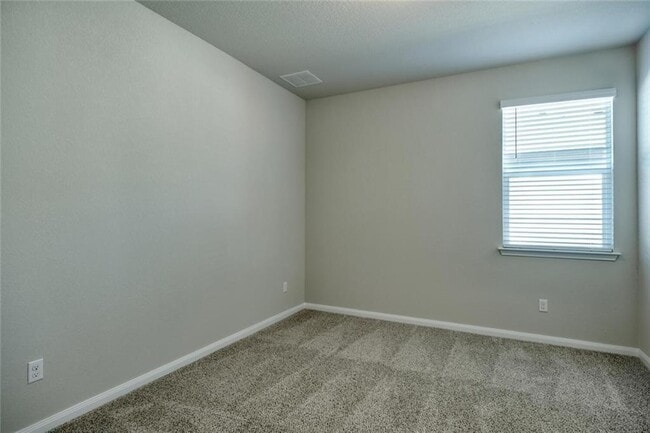 Building Photo - 105 Ashford Way