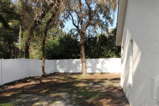 Building Photo - 668 Lamoka Ct