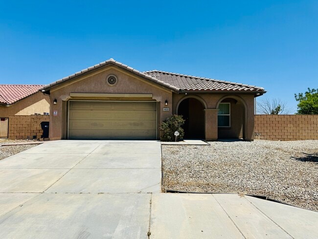 Primary Photo - 44608 Avenida Linda
