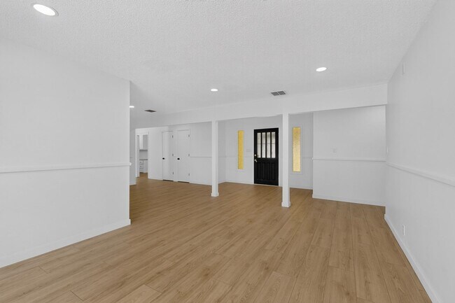 Building Photo - 824 Ortega Rd NW