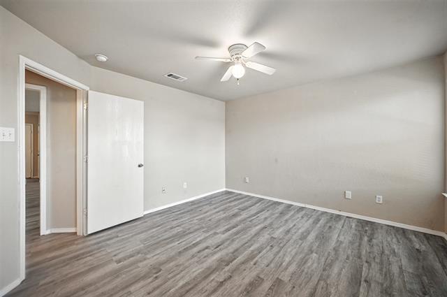 Building Photo - 1317 Village Garden Dr