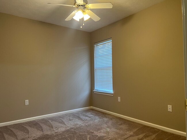 Building Photo - 1770 Angeline Dr