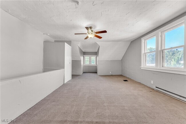 Building Photo - 3249 Hyde Park Ave