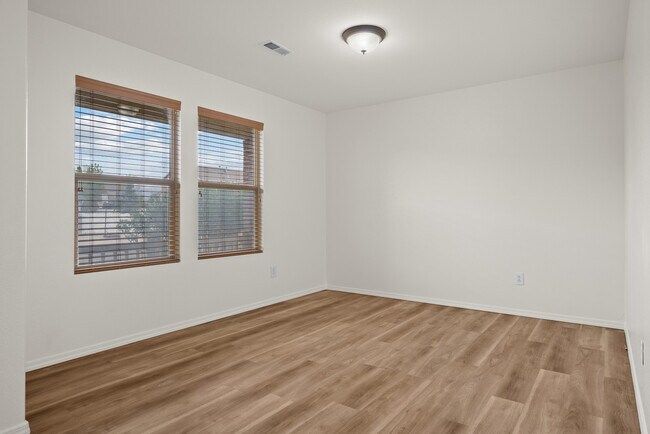 Building Photo - 2867 W 400 S
