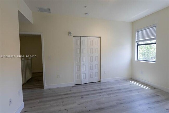 Building Photo - 10407 NW 82nd St