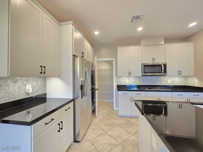 Building Photo - 4160 Elegant Chateau St