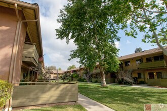 Building Photo - Charming Upgraded Condo in Escondido, pets...