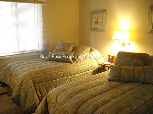 Building Photo - "Spacious 4-Bedroom Townhouse Retreat with 4 Full Baths in Scenic Evergreen!"