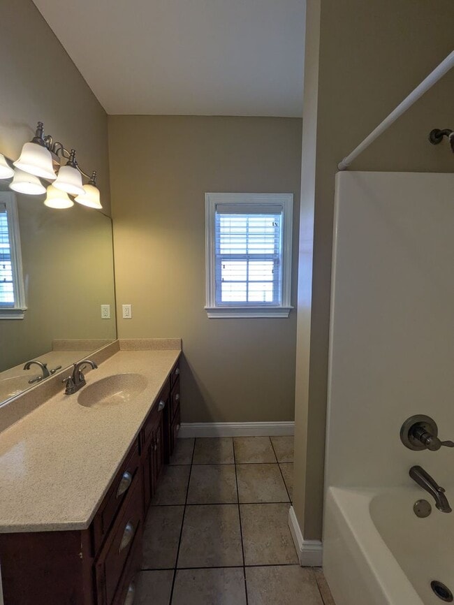 Building Photo - Cute home located in the heart of Valdosta!