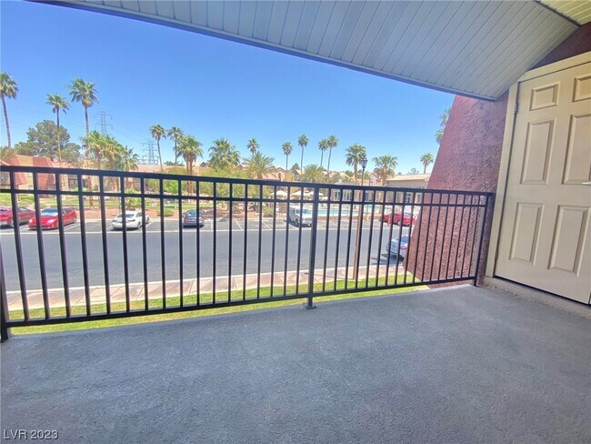 Building Photo - 5081 River Glen Dr